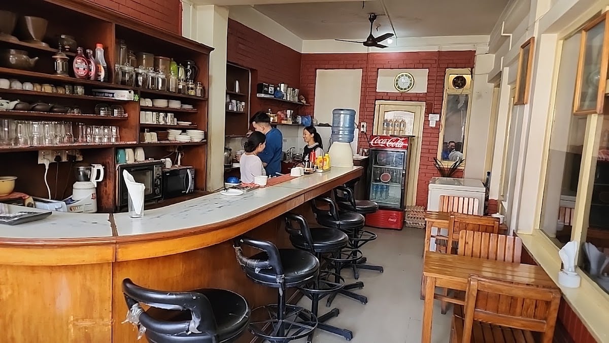 Chikusa cafe — photo by Desmond Kok