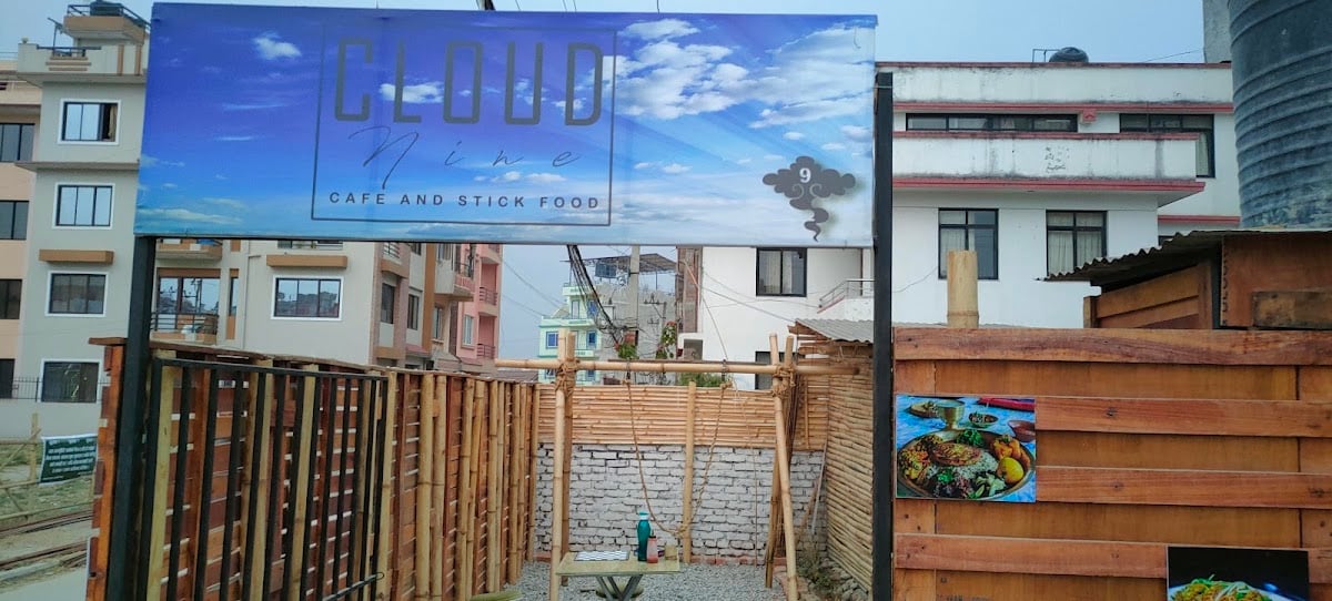 cloud 9 cafe and restro — photo by Hem Shankar Singh