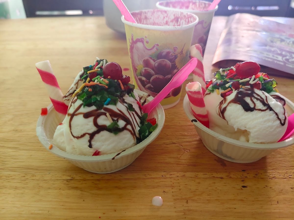 Cool N Fresh Icecreams Fruit juice Falooda — photo by Siva Burra
