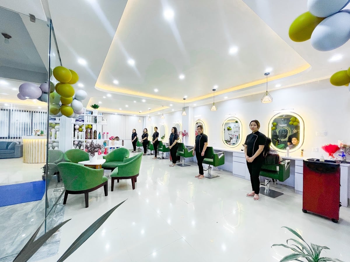 Cut and Colour Beauty Salon — photo by 2