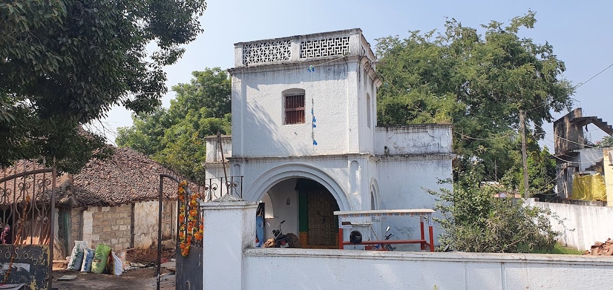 Dattatreya Temple — photo by Viral Vogue Telugu