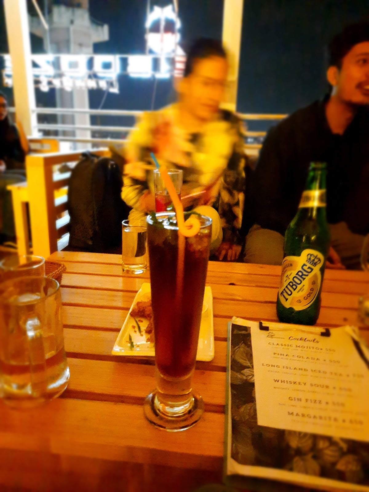De Booze Lounge & Bar — photo by samin niraula