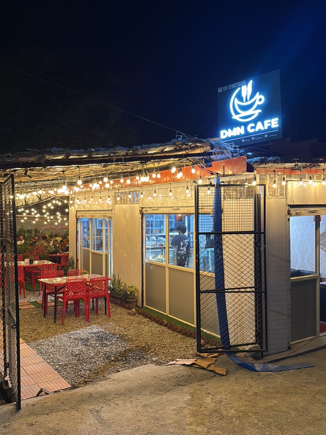 DMN Cafe — photo by Dan