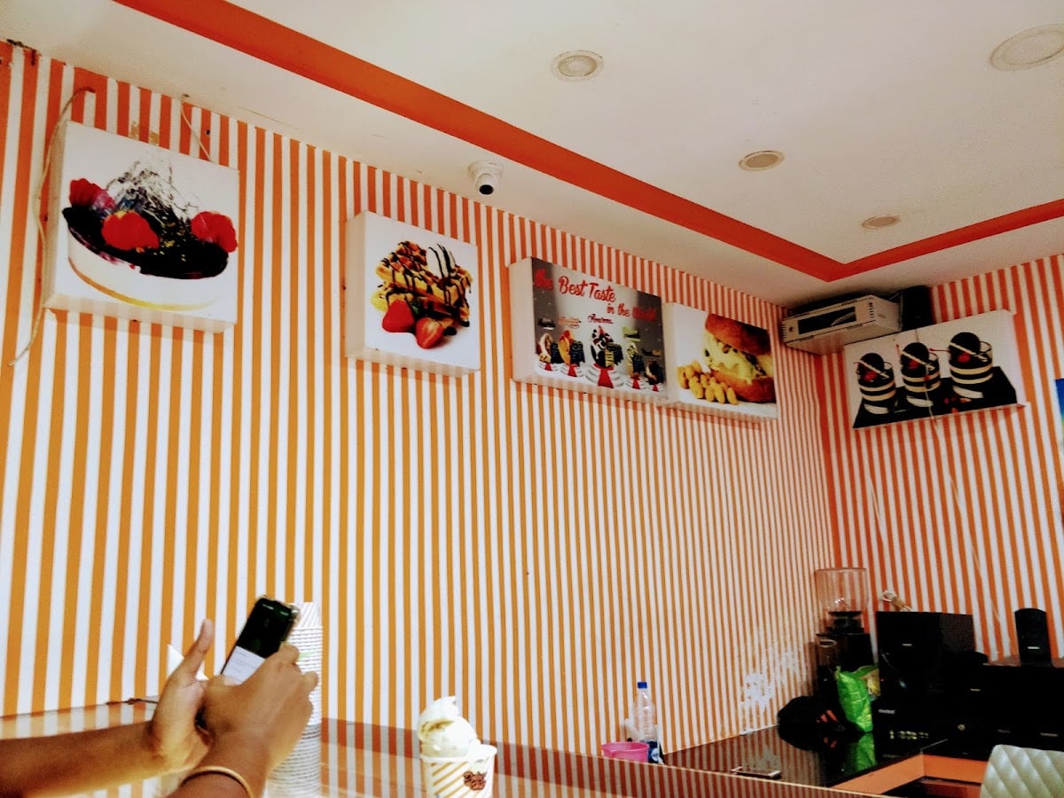 Dolce hut — photo by Sri Rama Sudhamsu Rachapudi