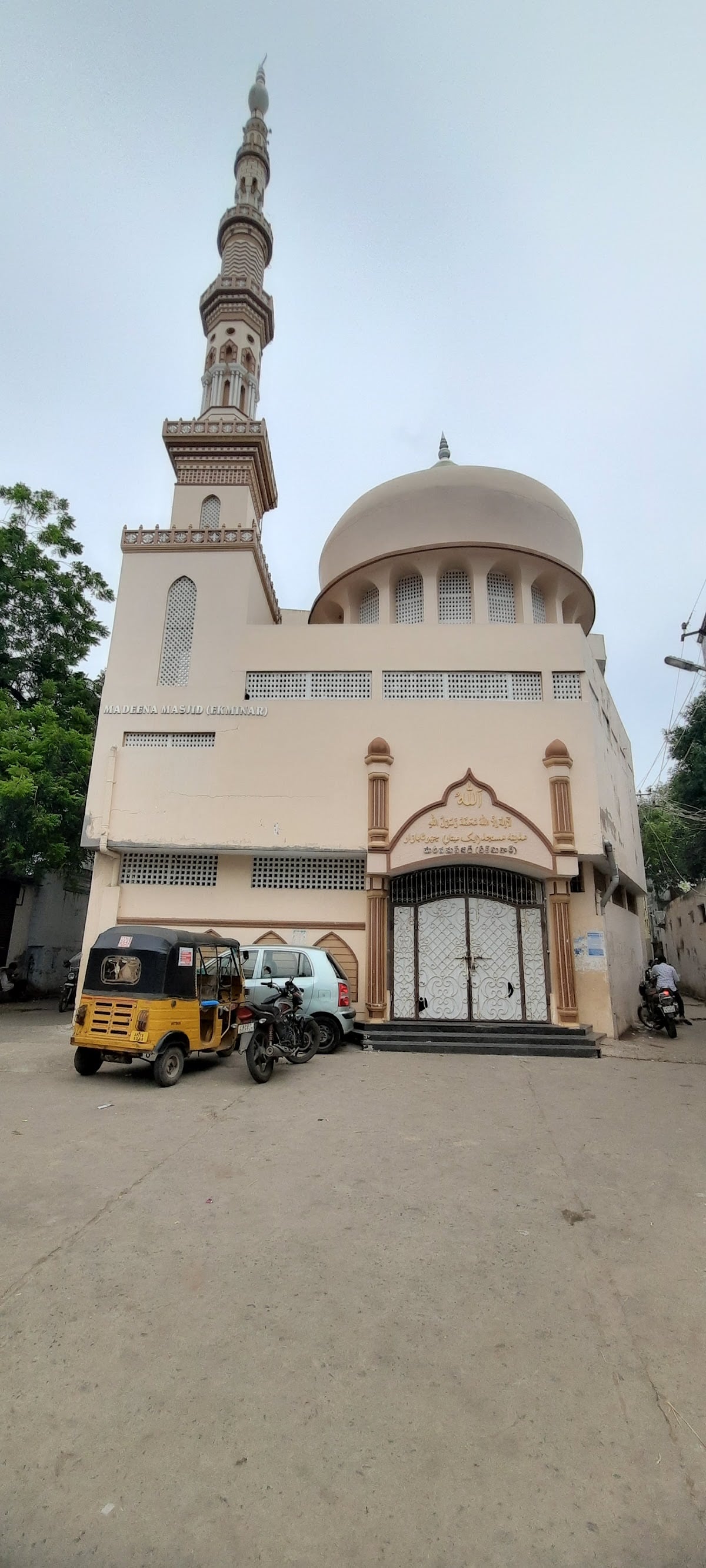Ek Minar Masjid — photo by mastan shaik