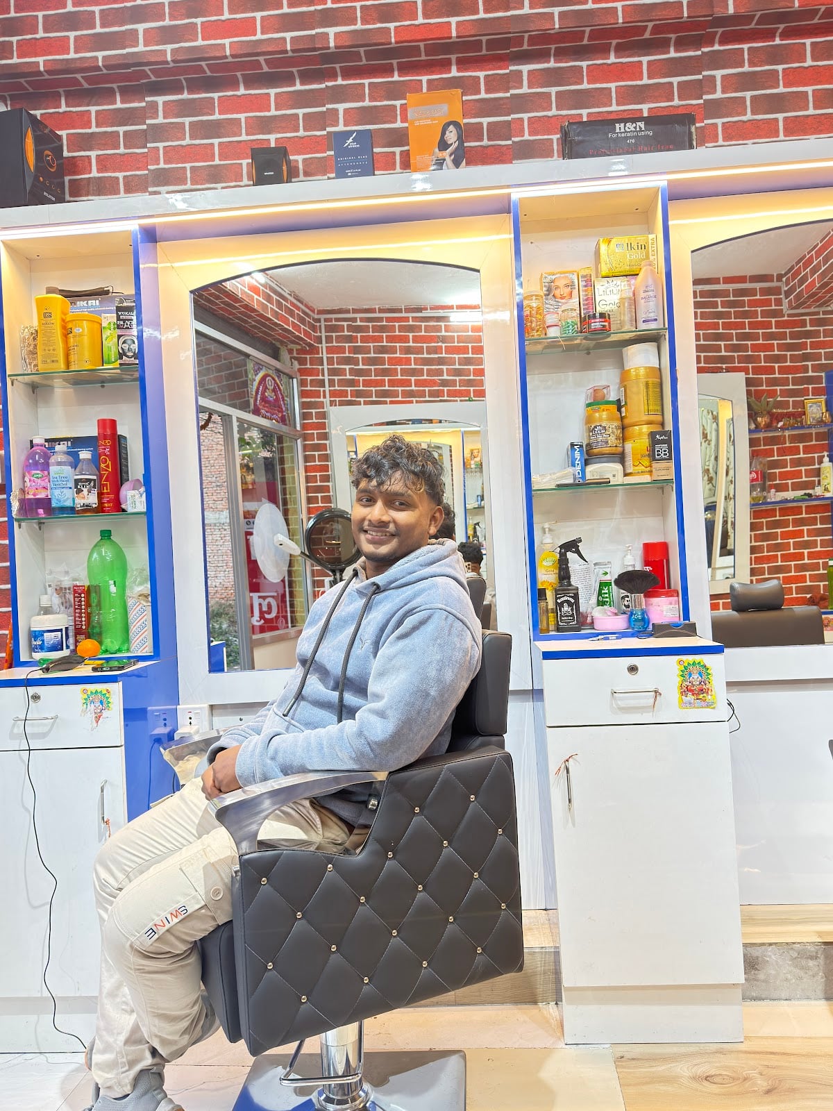Ekta BARBERSHOP Unisex — photo by Ekta barber Shop unisex