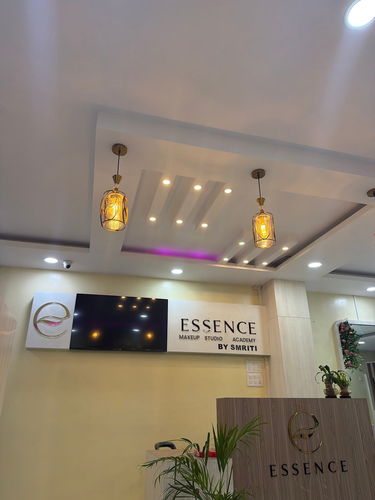 ESSENCE MAKEUP STUDIO ACADEMY — photo by Essence Makeup studio