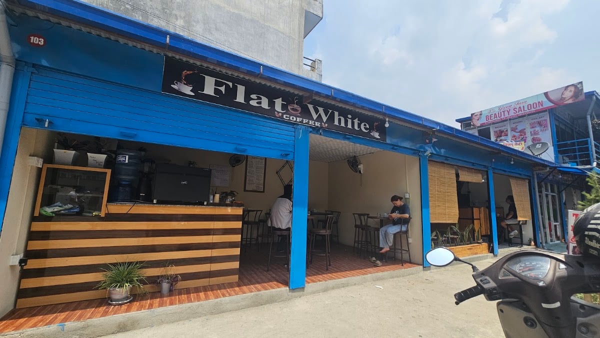 Flat White Coffee — photo by J I R E N