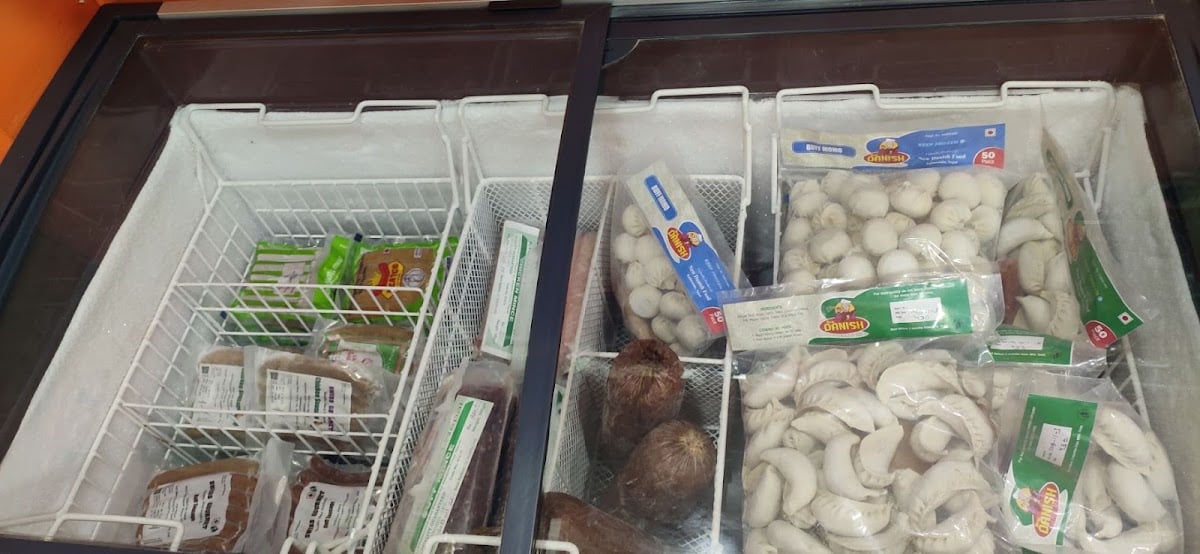 Frozen Meat And Food Mart — photo by Innzzz3