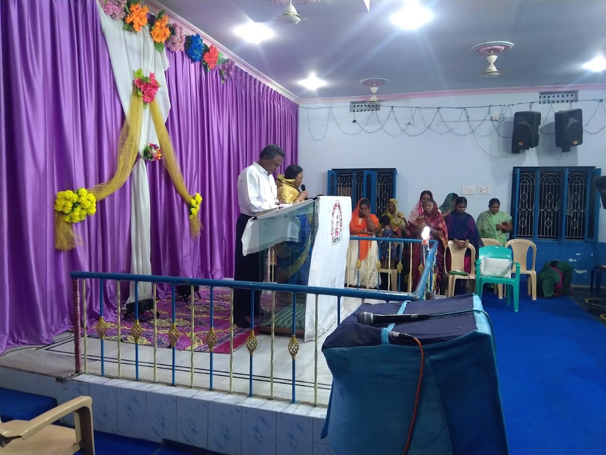 Full Gospel Ministries/Church — photo by DJS Adhi