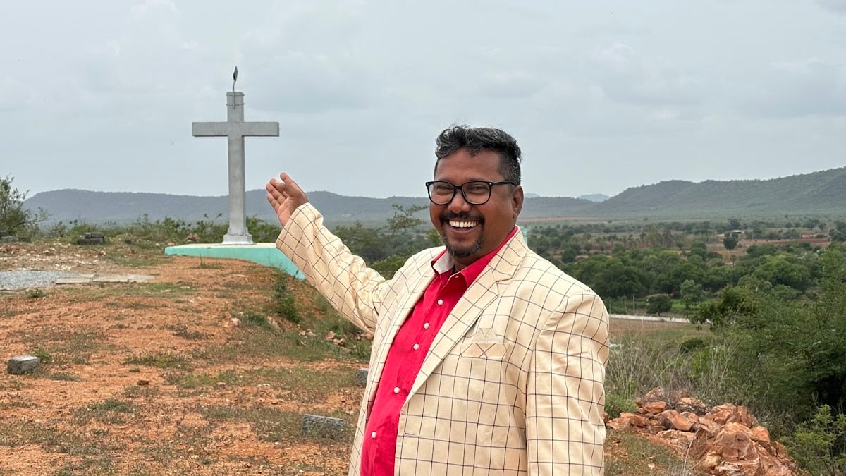 Gods house cross church — photo by Gods house cross church