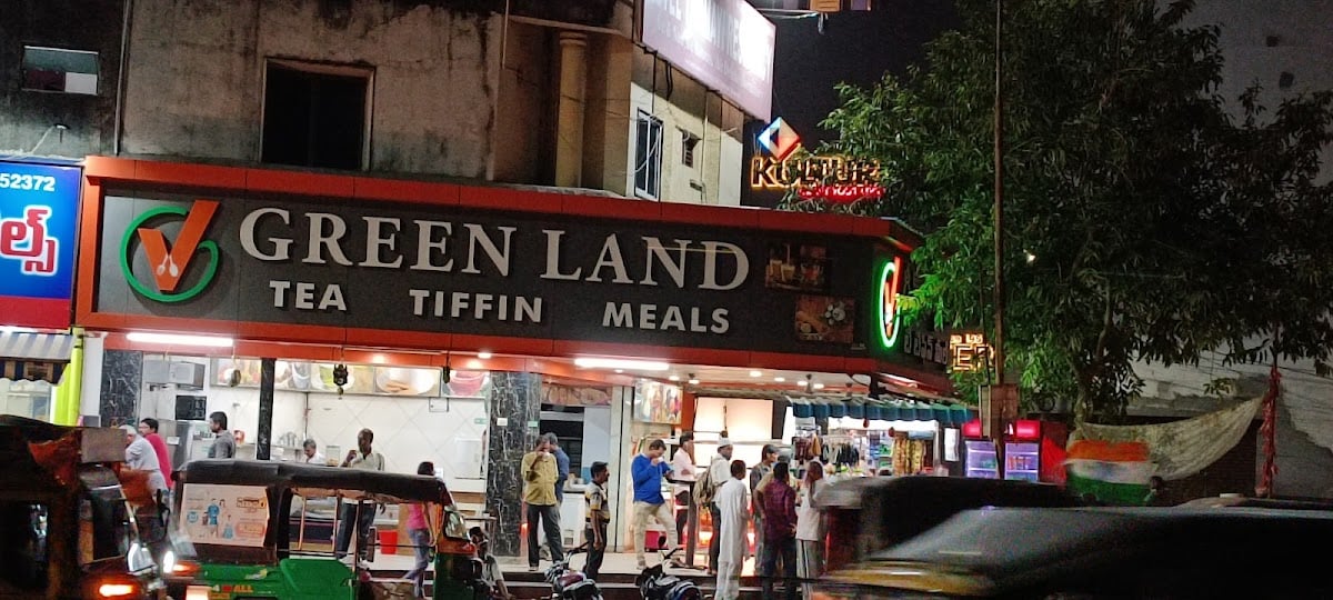 Green Land tea and Fast food center — photo by Chanakya