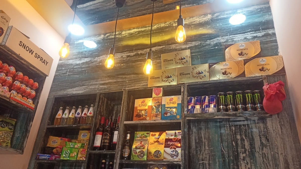 Gulmohar Cake House — photo by Yesheshve Upadhyay