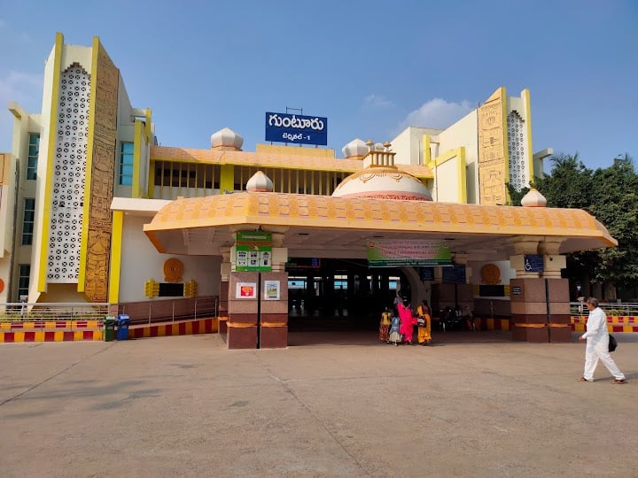 Guntur Junction — photo by Sudheer Kumar