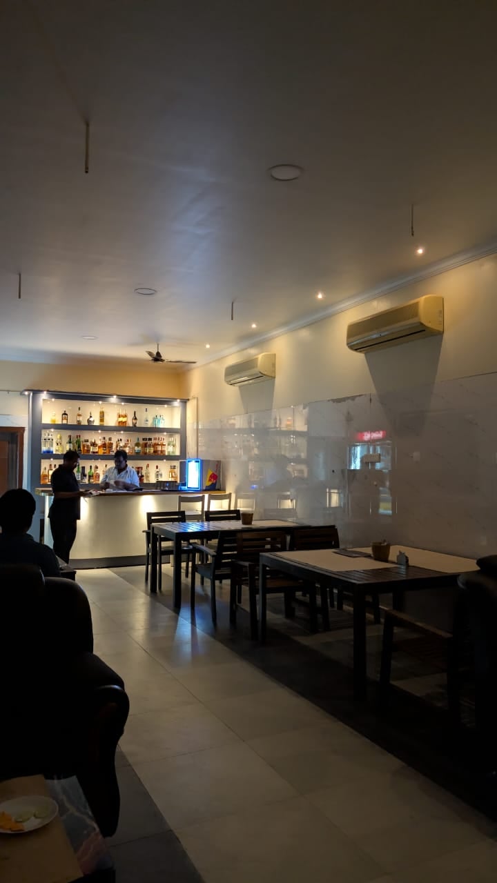 Happy Restaurant and Bar — photo by Happy Restaurant and Bar