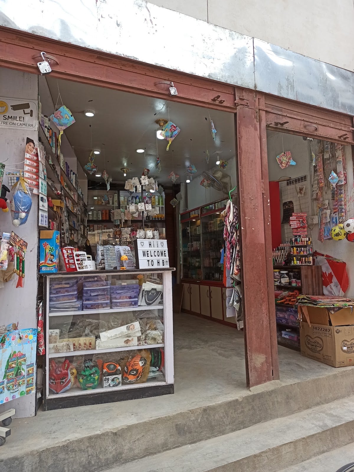 Hidden Beauty Cosmetics — photo by Dipu Shahi