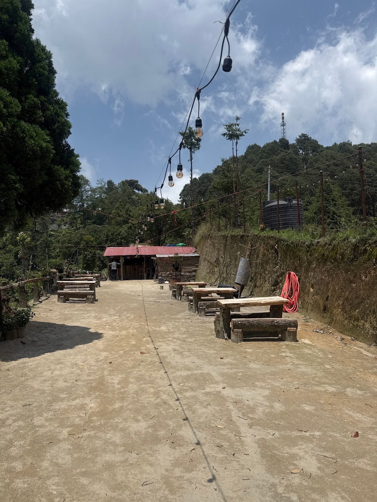 HILL’SESCAPE BAR — photo by HILL’SESCAPE BAR