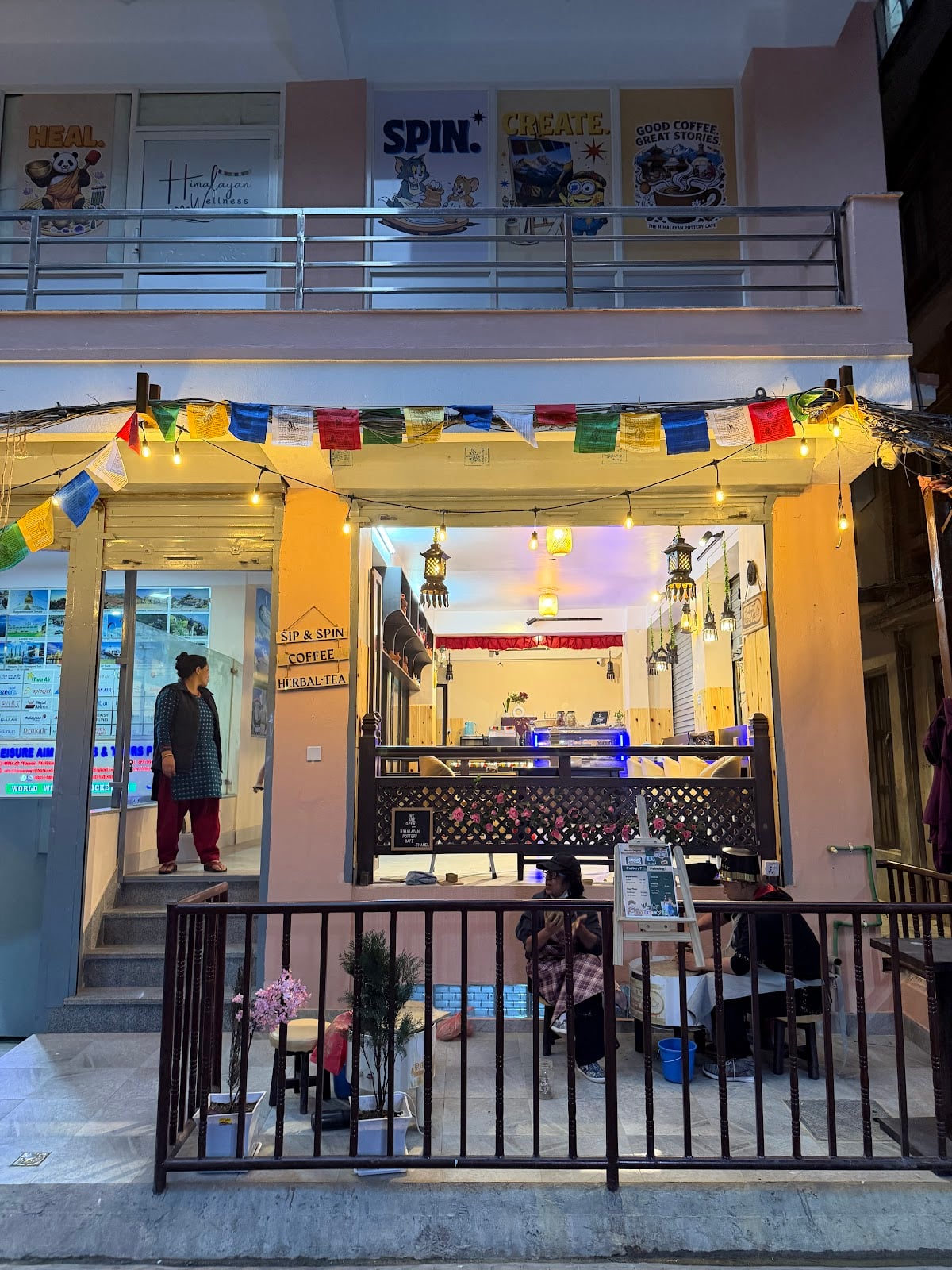 HIMALAYAN POTTERY CAFE — photo by HIMALAYAN POTTERY CAFE