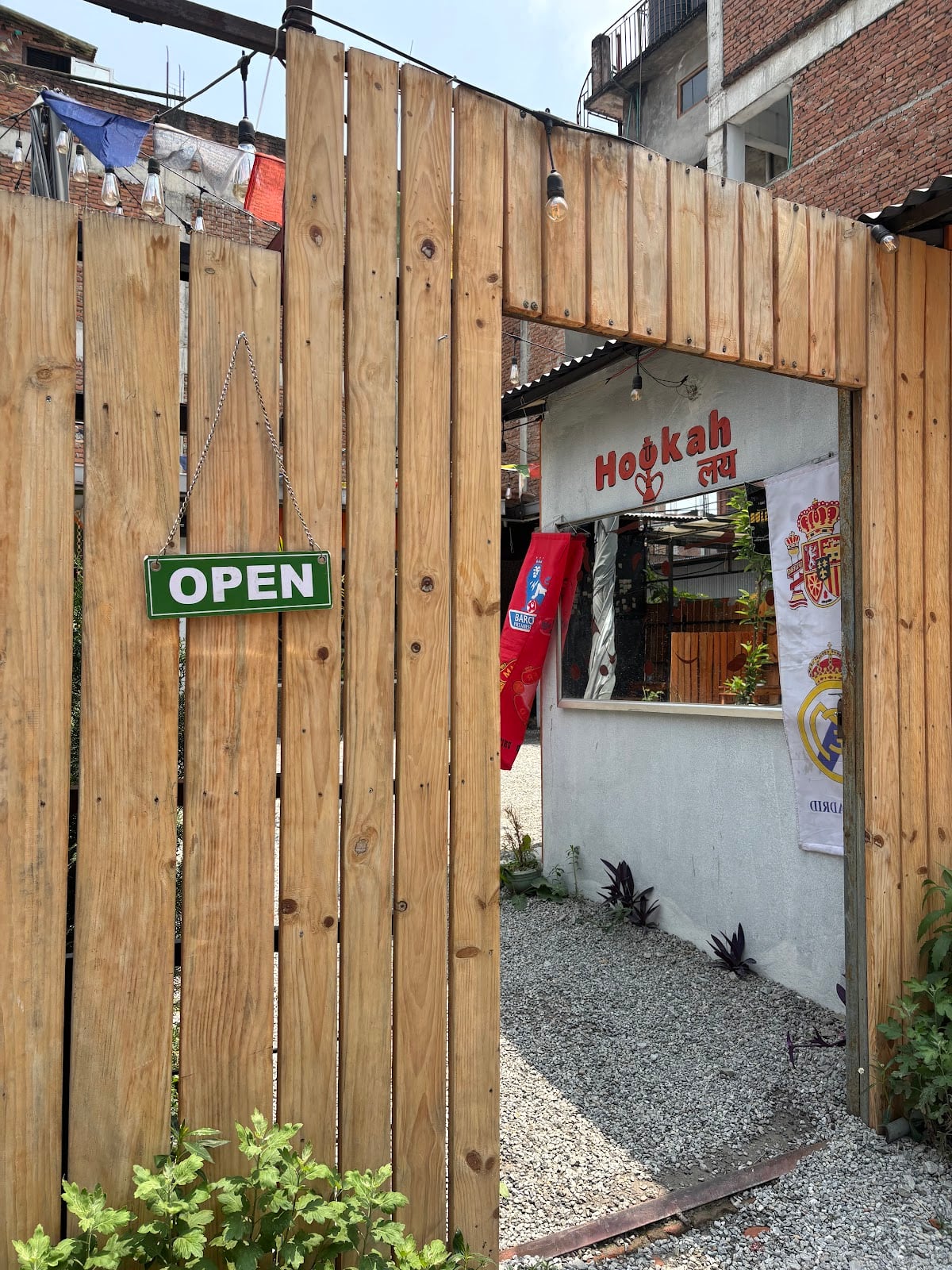 Hookahlaya Cafe and restaurant — photo by MT. Sadhu