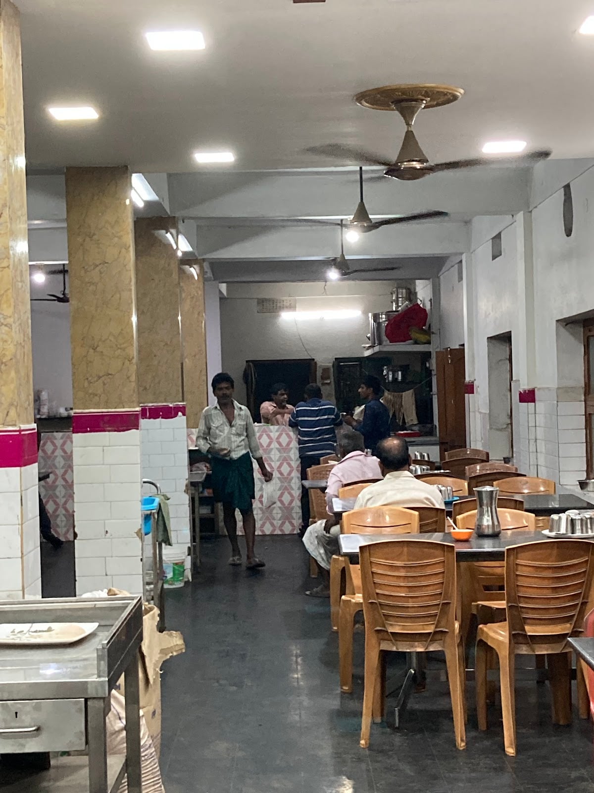 HOTEL BHARAT CAFE — photo by shailendra THE BOSS