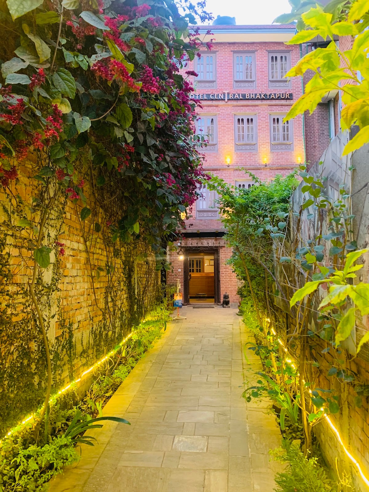 HOTEL CENTRAL BHAKTAPUR — photo by HOTEL CENTRAL BHAKTAPUR