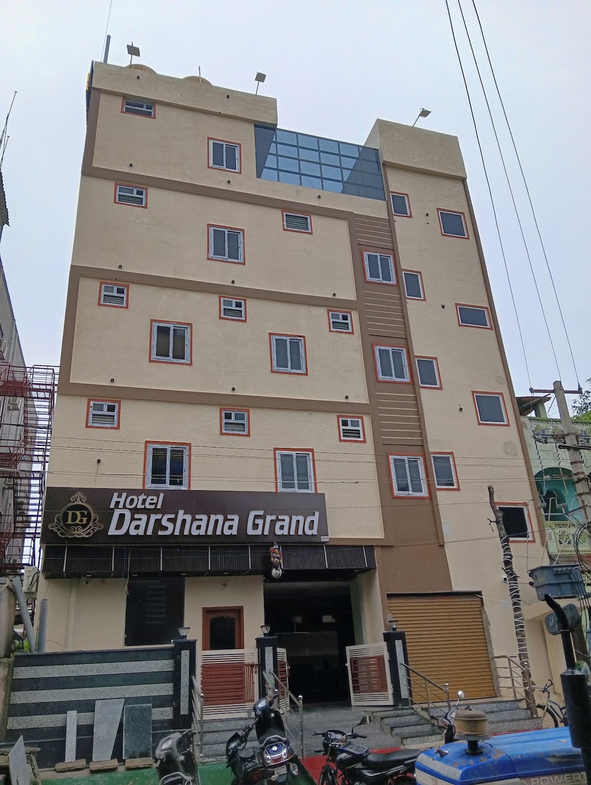 Hotel darshanagrand — photo by Hotel darshanagrand