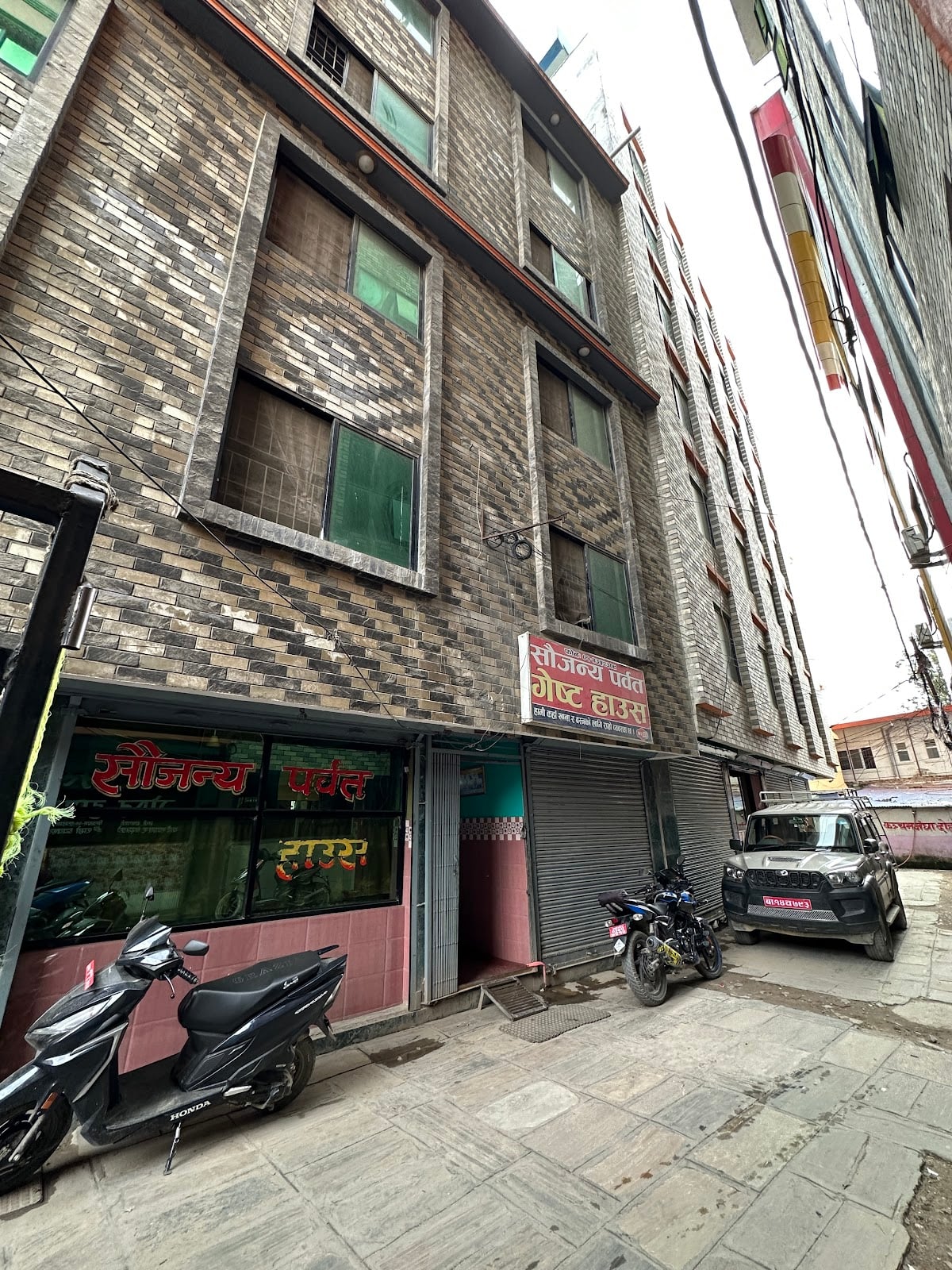 HOTEL SAUJANYA PARBAT DELUXE GUST — photo by Narayan Shrestha