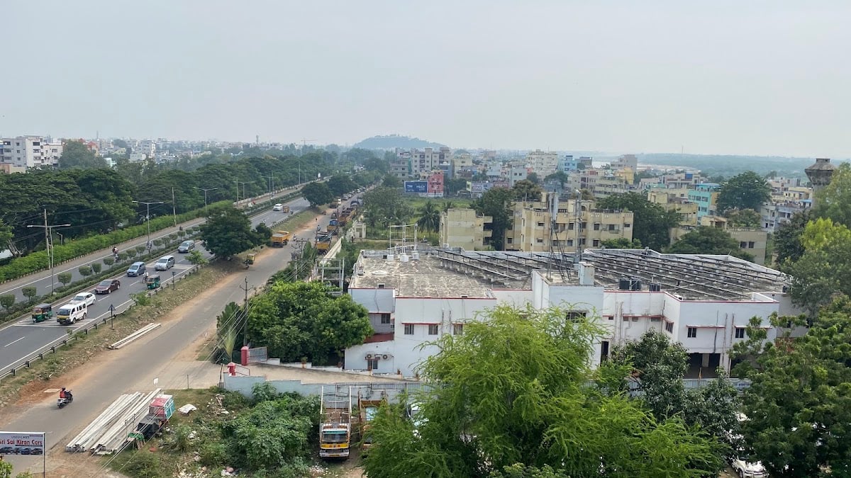 HOTEL SK7 RESTAURANT, SERVICE APARTMENTS & HOTEL ROOMS — photo by RAJA RAVEENDRA