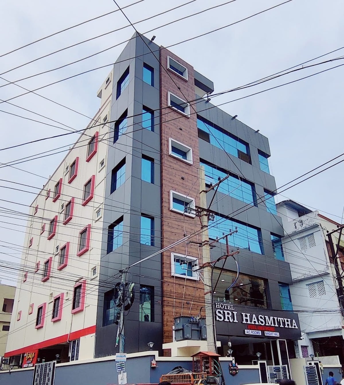 Hotel Sri Hasmitha — photo by BONU PRASAD