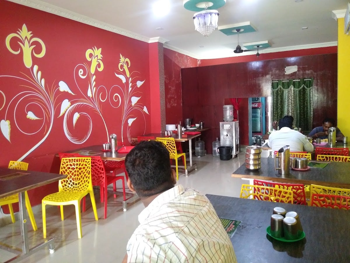 Hotel Taj a/c, Veg & Non- Veg Restaurant — photo by Syed Saad