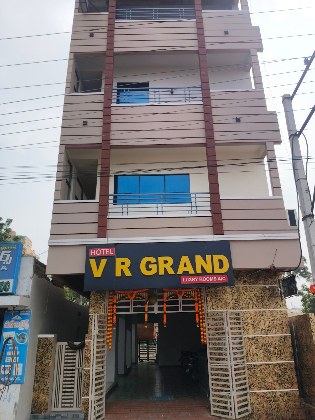 Hotel V R Grand — photo by venna venkateswara reddy