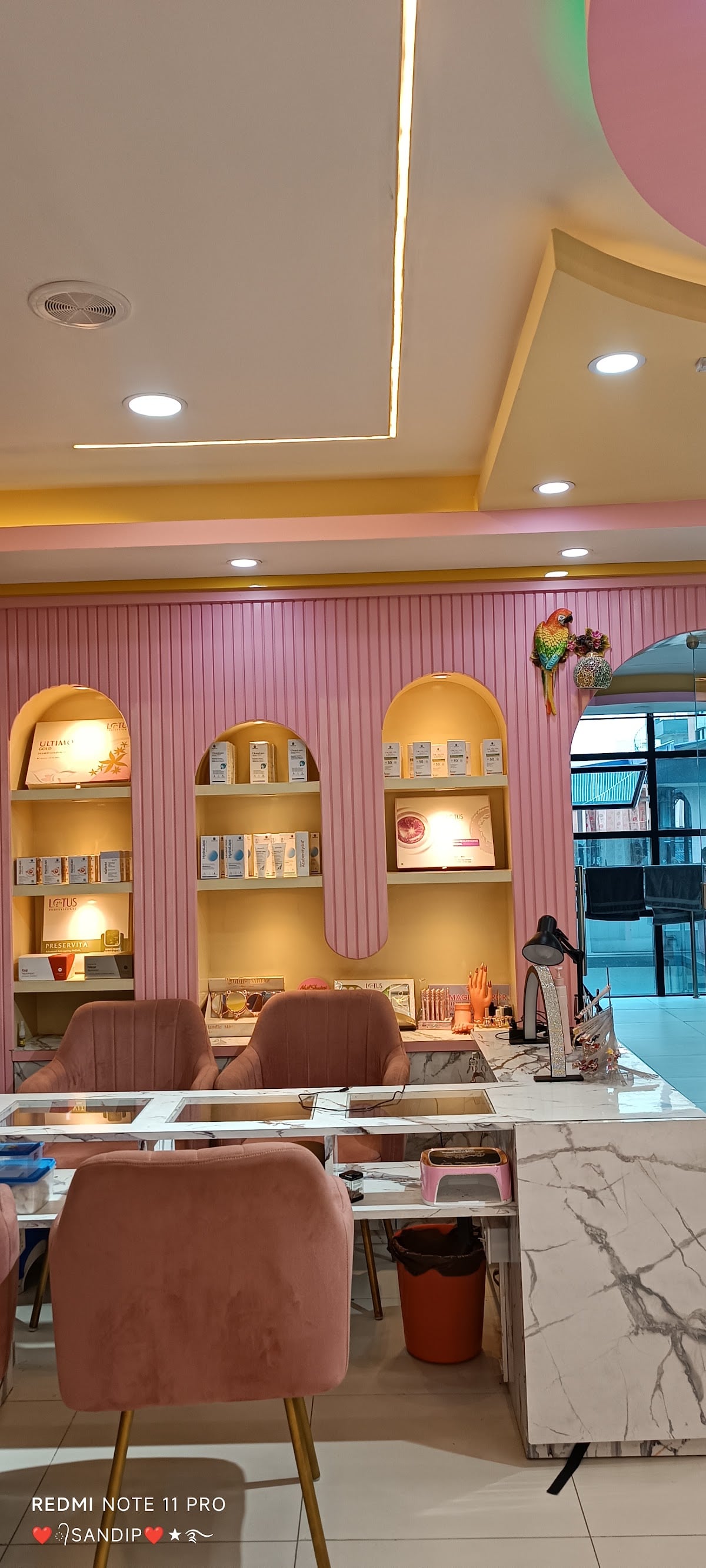 Jm magic mirror international beauty academy & salon — photo by Sandip Thakur