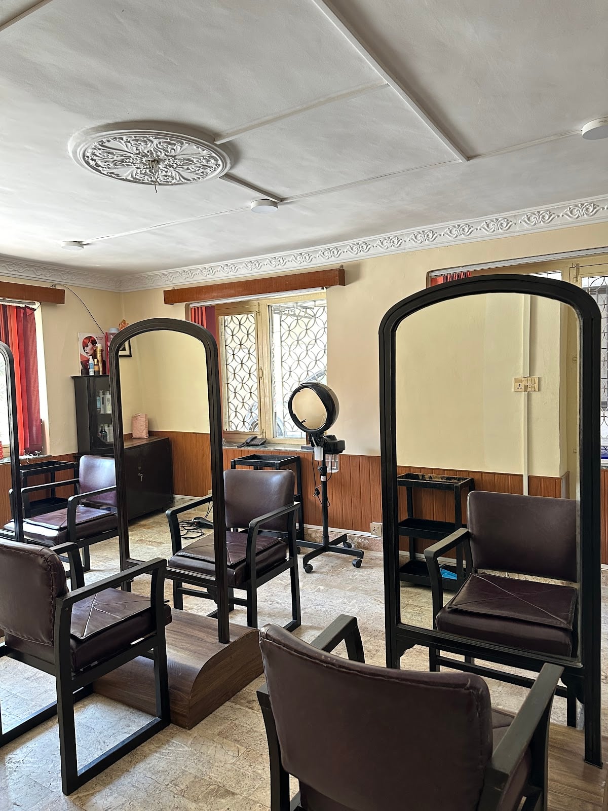 K & S Beauty Centre — photo by के एंड एस