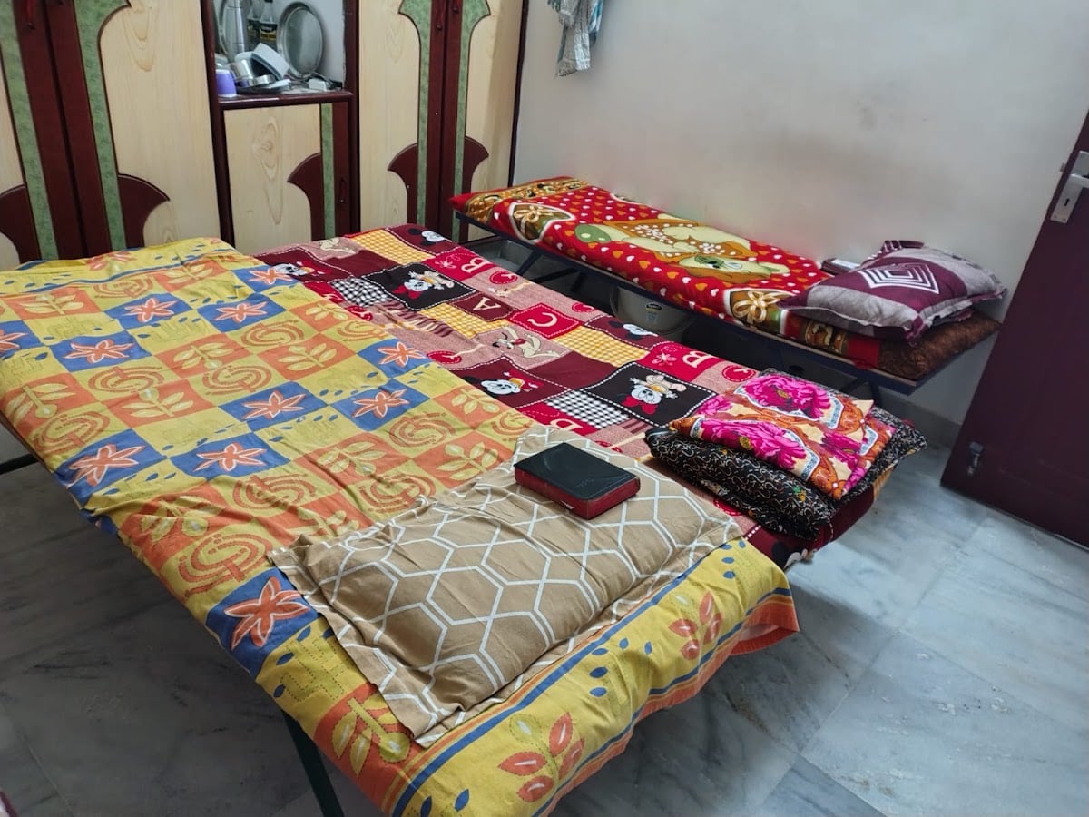 K N R LADIES HOSTEL — photo by Jhansi Dasari