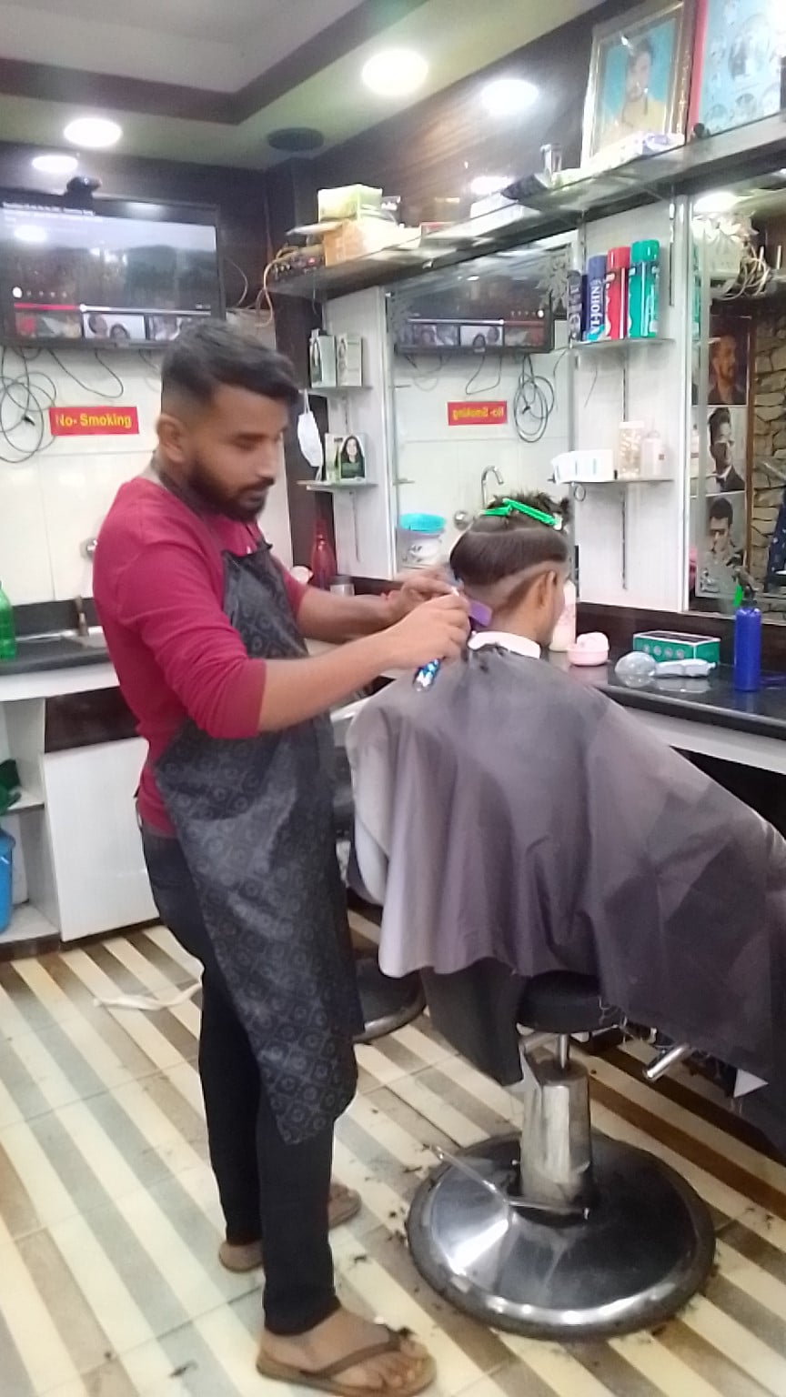 Kesh and care unisex parlor — photo by Ajay Kumar Thakur