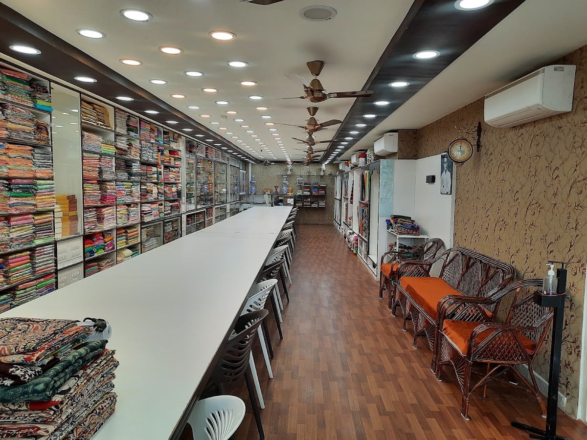Komali - Panorama Of Indian Handlooms — photo by harish kumar