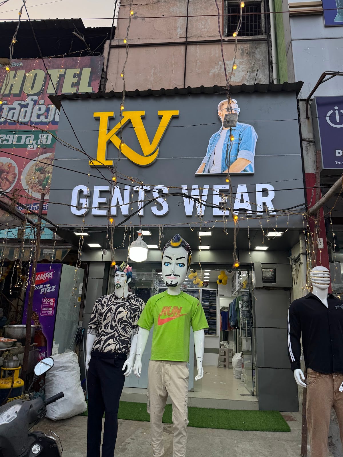 KV GENTS WEAR GUNTUR — photo by Lukman Chokly
