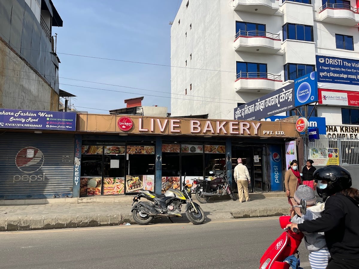 Live Bakery — photo by Mek