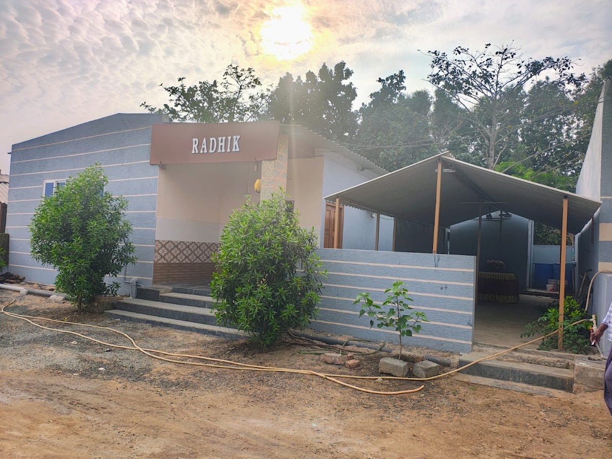 Mahankali “AMMA” A/C Resorts & Mini Function Hall — photo by SRI MAHANKALI AMMA AC RESORTS AND MINI FUNCTION HALL