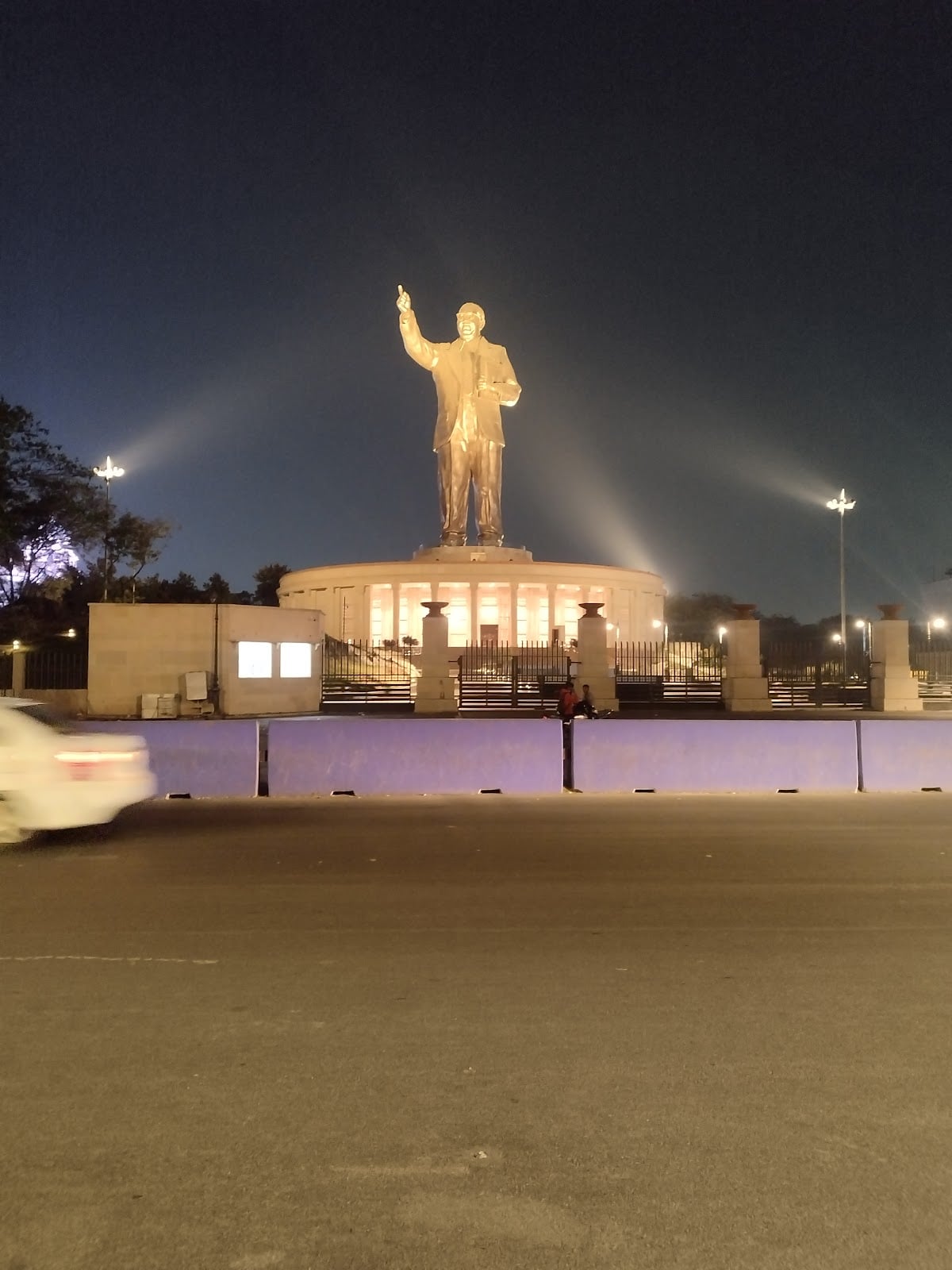 manna genaral and fancy stores — photo by BALU Bj