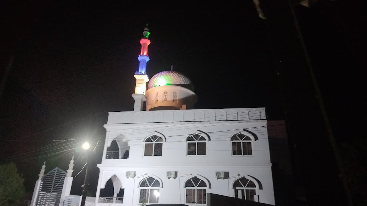 Masjid BiBi Fatima — photo by Arif Shaik