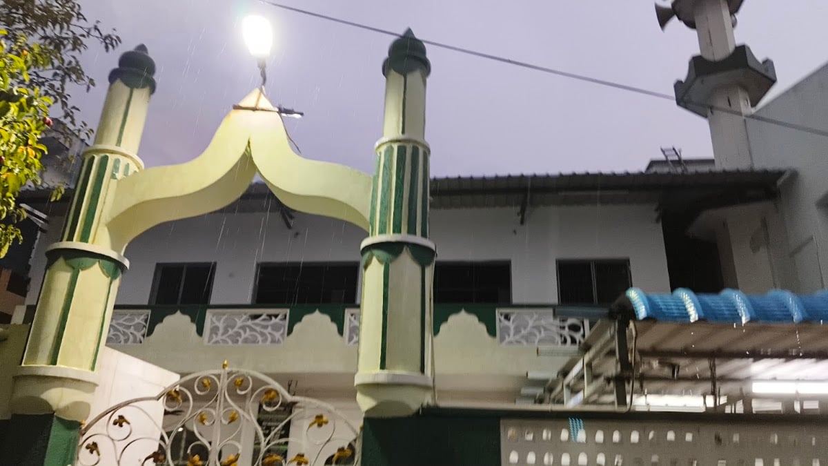Masjid-E-Azam — photo by Mohammad Asif Ali