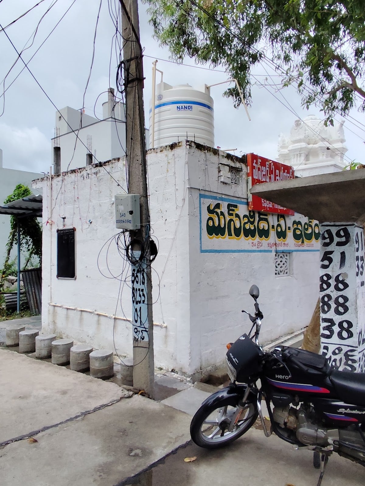 Masjid-e-Eliyas Janmabhoomi Nagar Colony — photo by SHAFI SHAIK