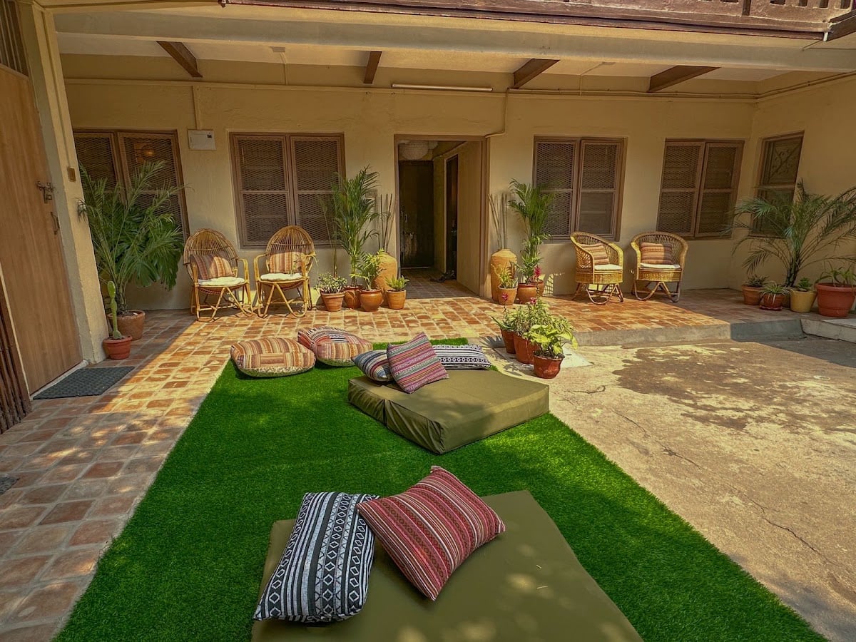 Melo Pomelo - The Courtyard — photo by Melo Pomelo - The Courtyard