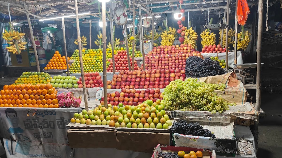 MK FRUITS — photo by AyyAppA TADIBOINA