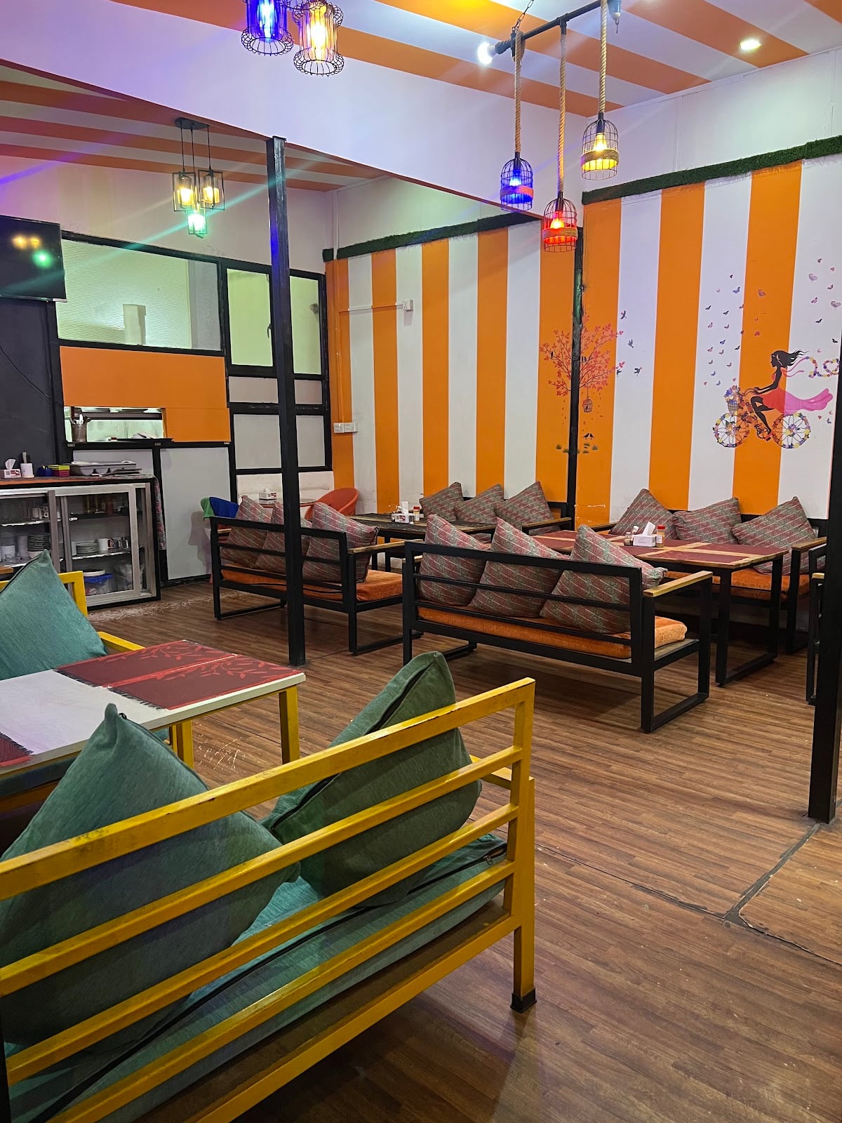 Mom's Pizza Station Budhanilkantha — photo by Himani Bhatt