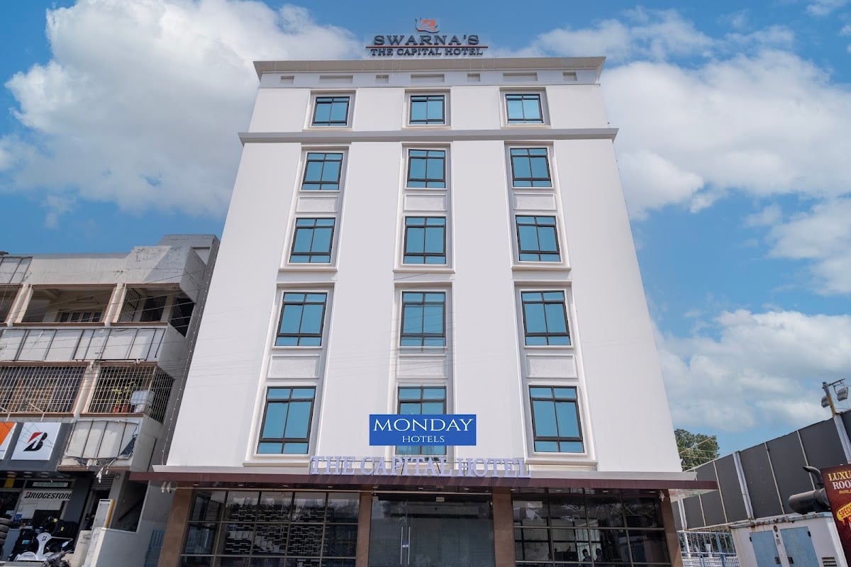 Monday Hotel Swarnas the capital Vijayawada — photo by Monday Hotel Swarnas the capital