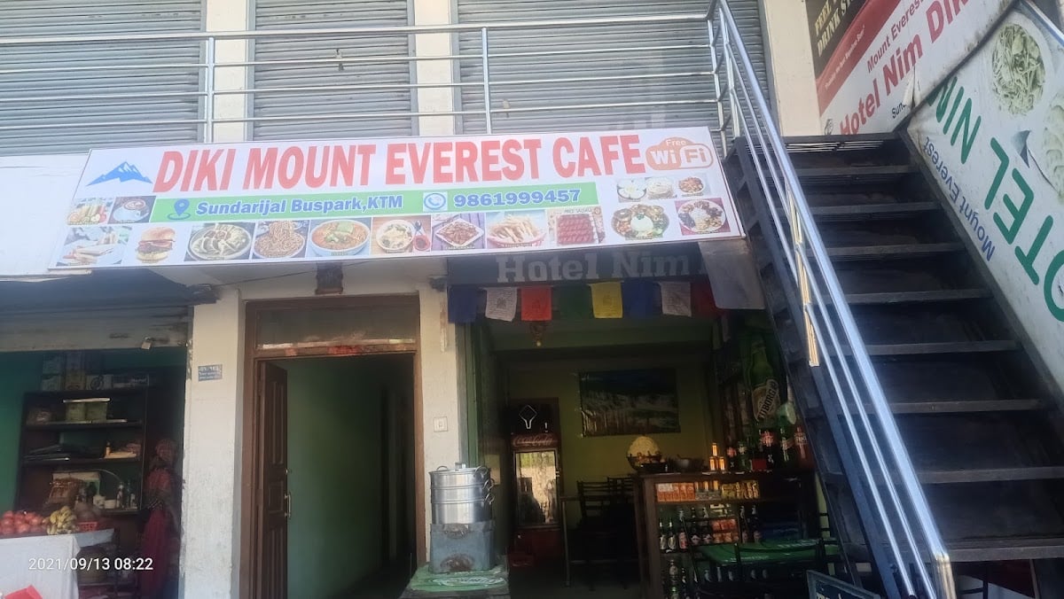 Mount Everest cafe sudrijal bus park — photo by Mount Everest cafe sudrijal bus park