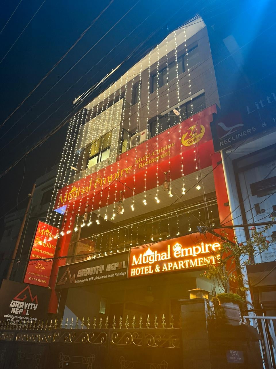 Mughal Empire Hotel and Apartments — photo by Mughal Empire Hotel and Apartments