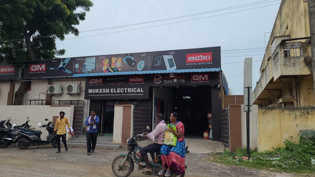 Mukesh Electrical — photo by Ravi Kumar
